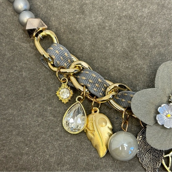 NUANCE gray faux pearl beaded flower leaf rhinestone believe chunky necklace - Picture 4 of 11